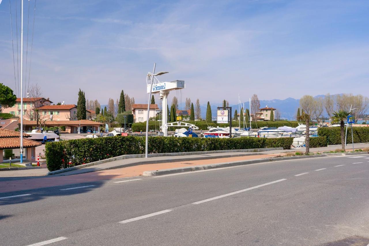 Azzurra Suite - Monolocale Con Piscina E Wifi Sirmione Buitenkant foto