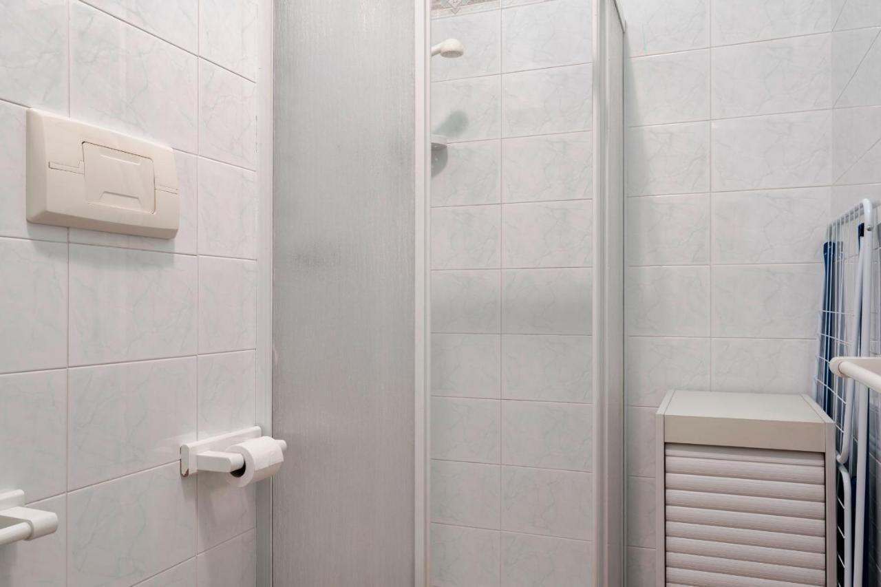 Azzurra Suite - Monolocale Con Piscina E Wifi Sirmione Buitenkant foto